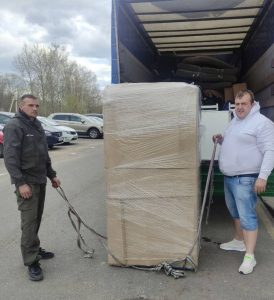 Перевозка холодильника с грузчиками в Минске