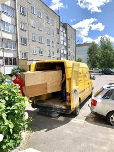 Перевозка мебели микроавтобусом в Минске